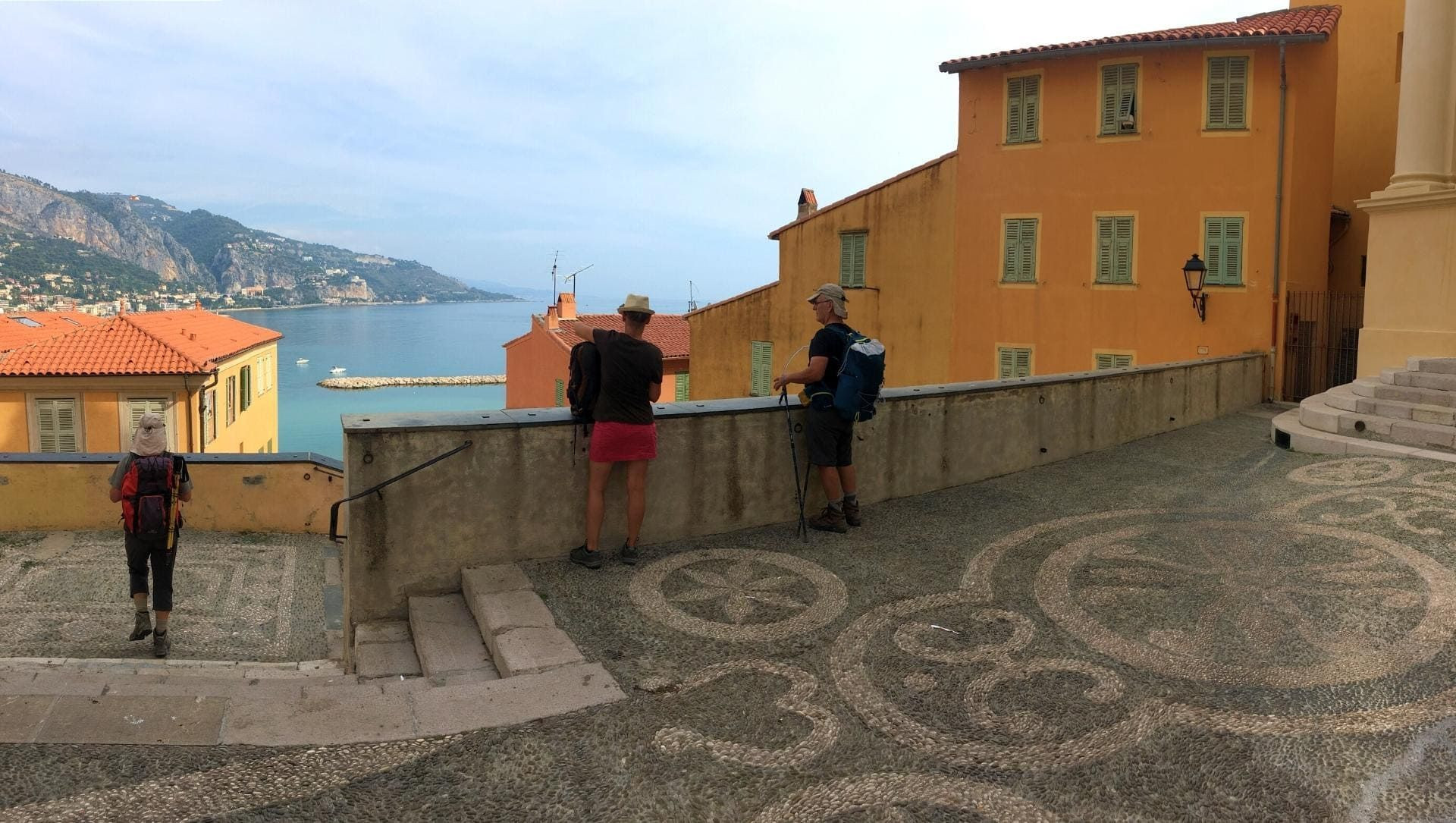 © Helene Le Floch Randonneurs sur le Tour des Geants - Val d Aoste - Italie