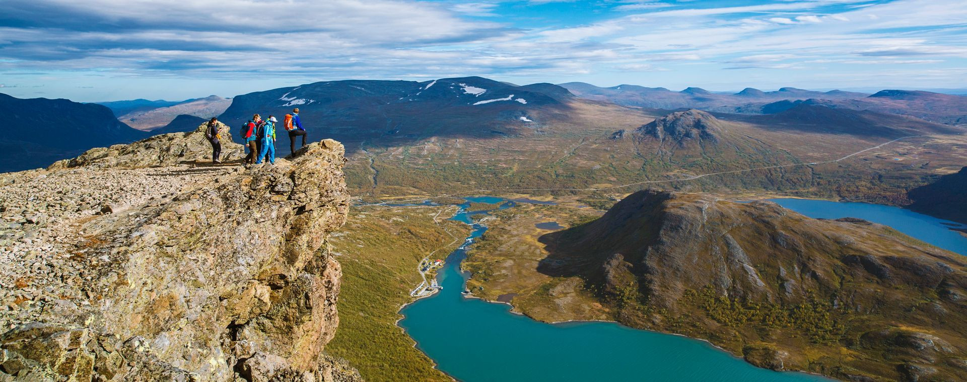 Randonnée sur l'arête de Besseggen au-dessus du lac Gjende - Parc national de Jotunheimen - Norvège
