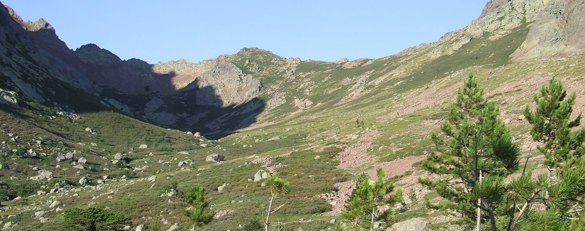 Vallon de montagne sur le GR20 Nord - Corse - France
