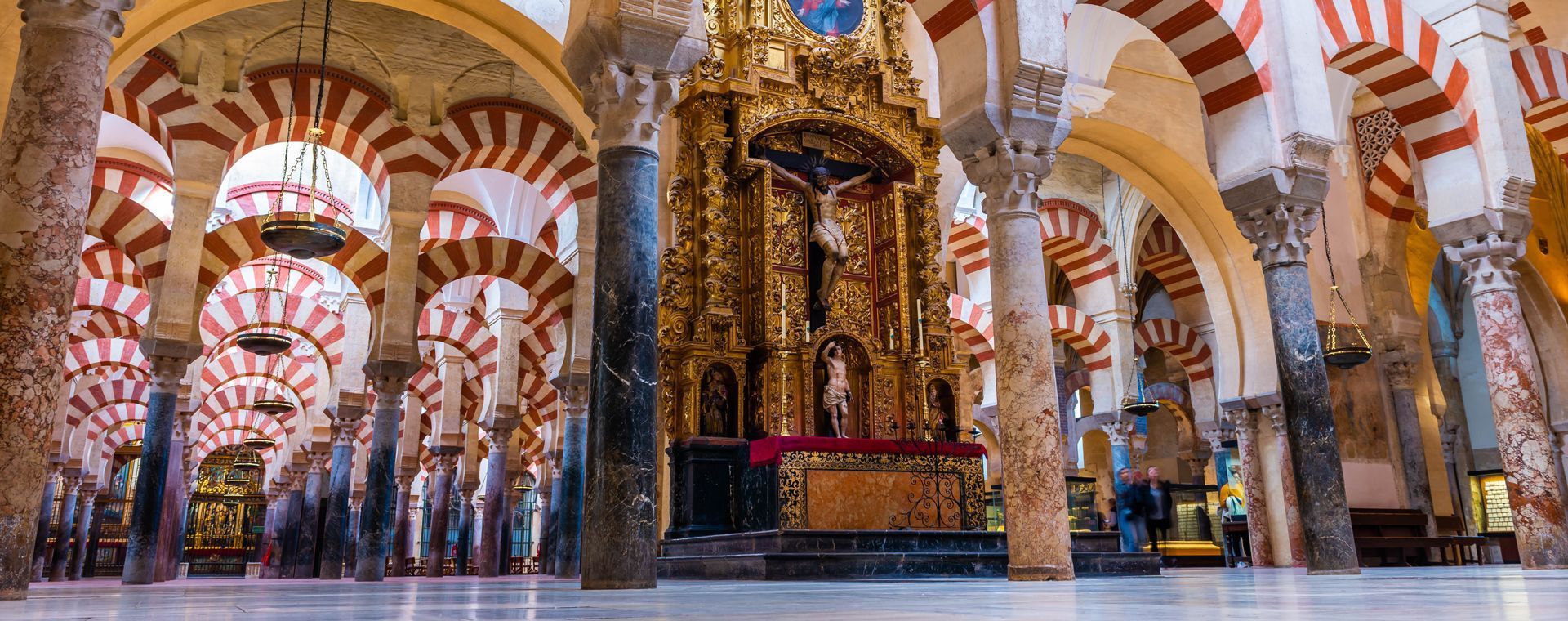 Intérieur de la Mosquée-Cathédrale et arcs bicolores - Cordoue, Andalousie - Espagne