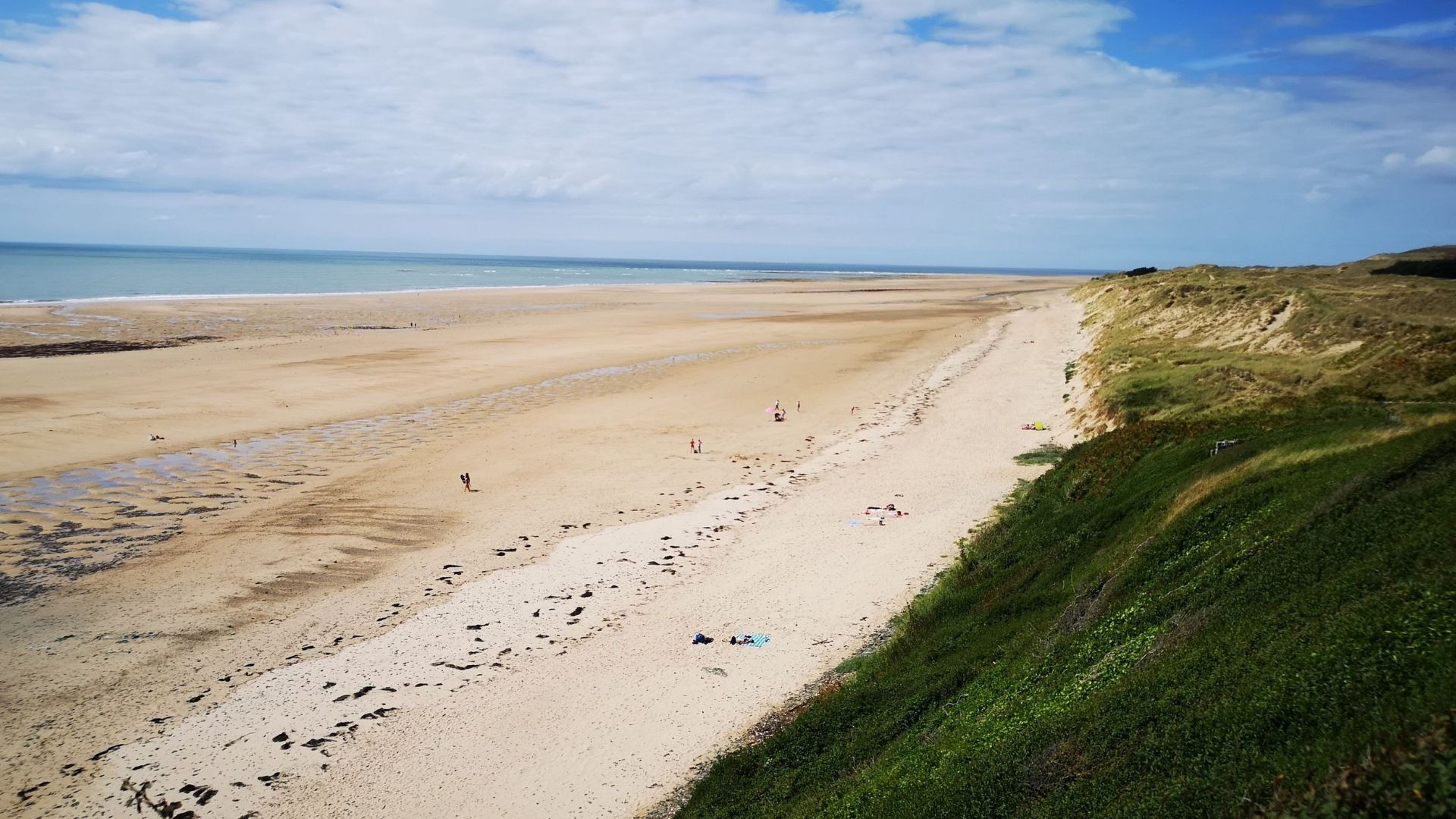 Plage de sable et dunes du littoral atlantique - Normandie - France