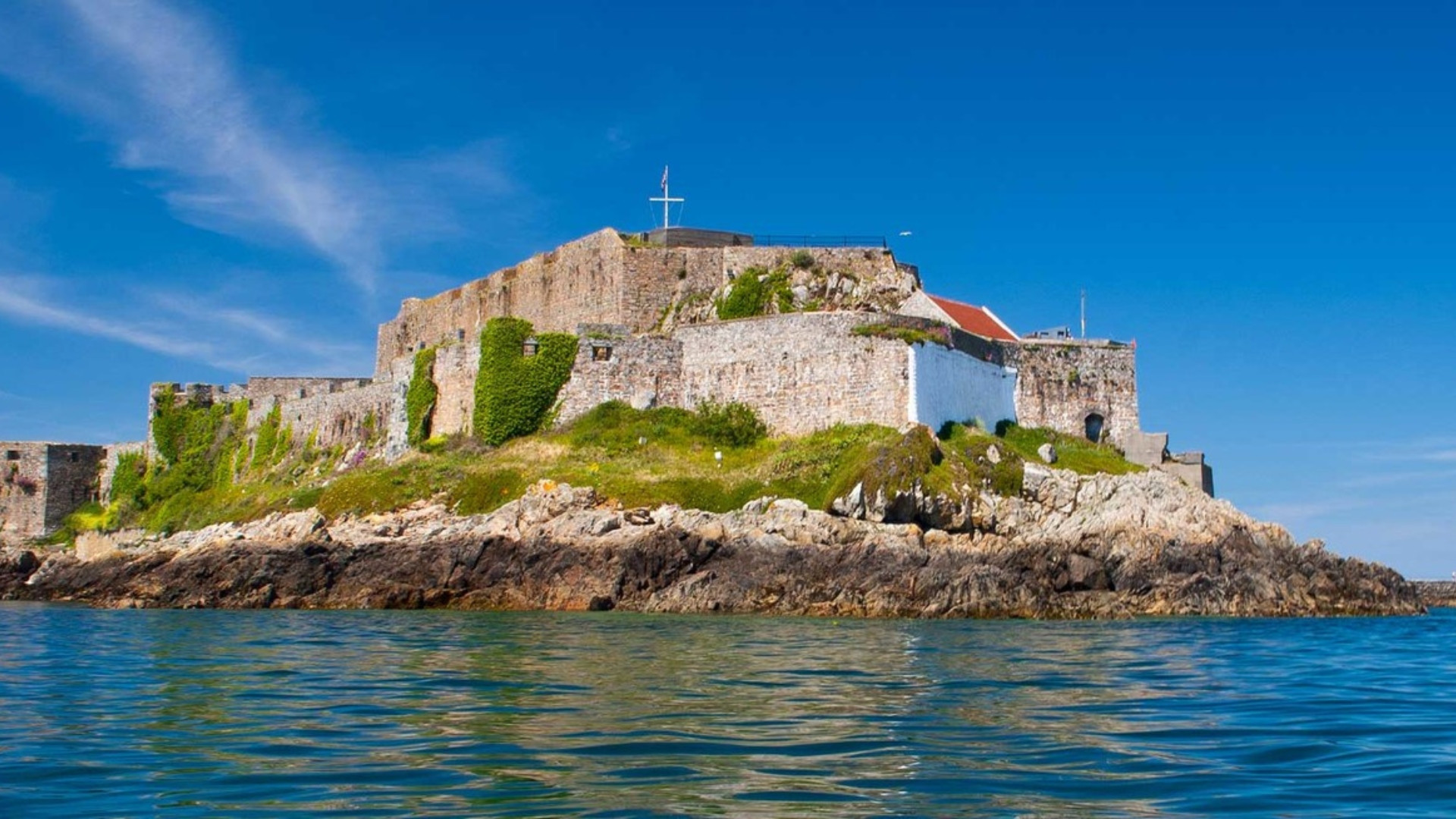 jeylp0001-les-sentiers-cotiers-des-iles-anglo-normandes-_-jersey-et-guernesey-castle-cornet