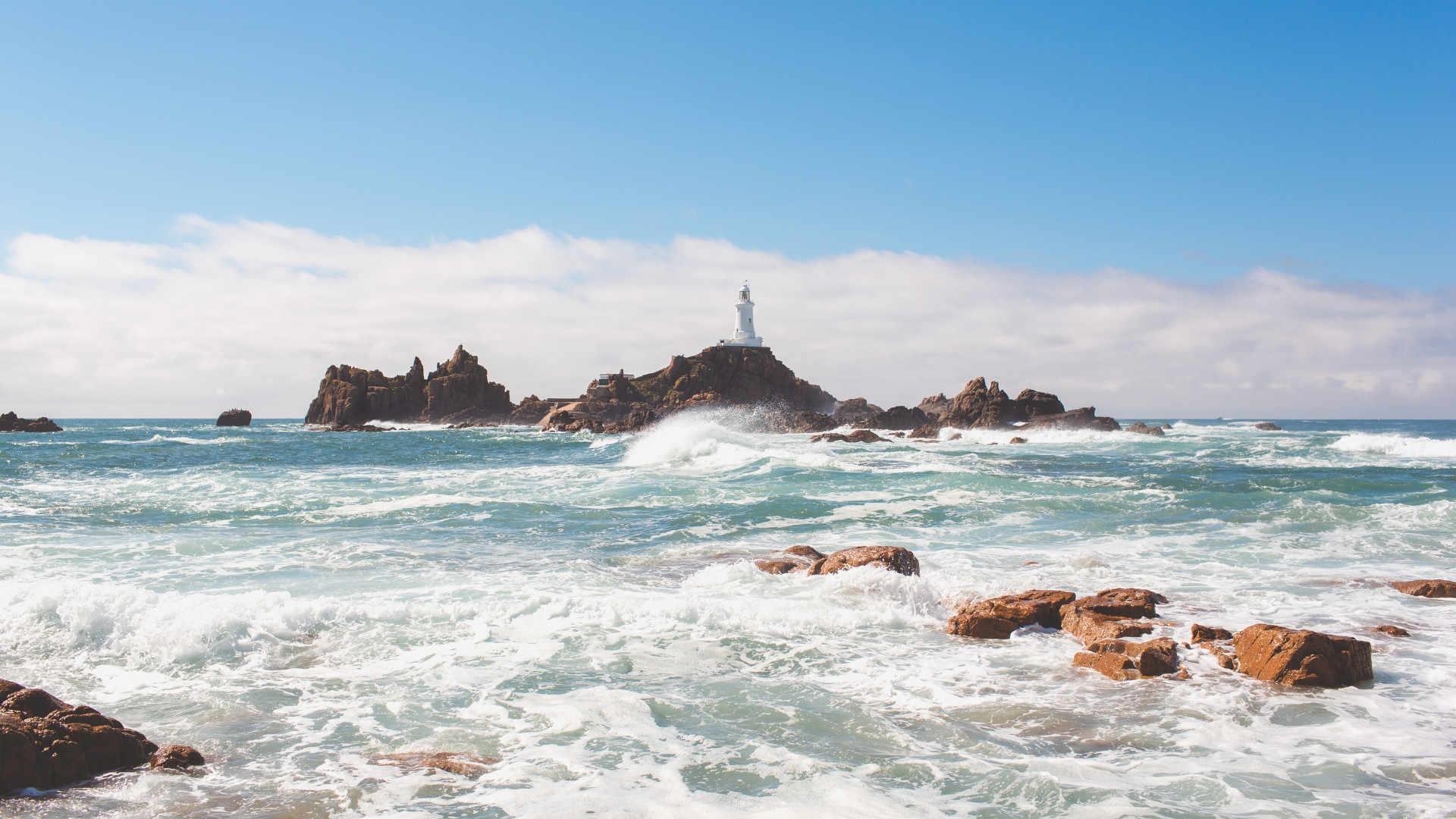 jeylp0001-les-sentiers-cotiers-des-iles-anglo-normandes-_-jersey-et-guernesey-le-phare-de-corbiere-2