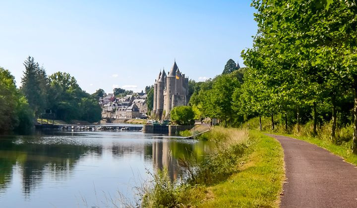 Château de Josselin et canal de Nantes à Brest - Bretagne - France