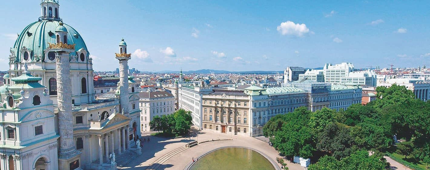 Karlskirche et panorama urbain - Vienne - Autriche