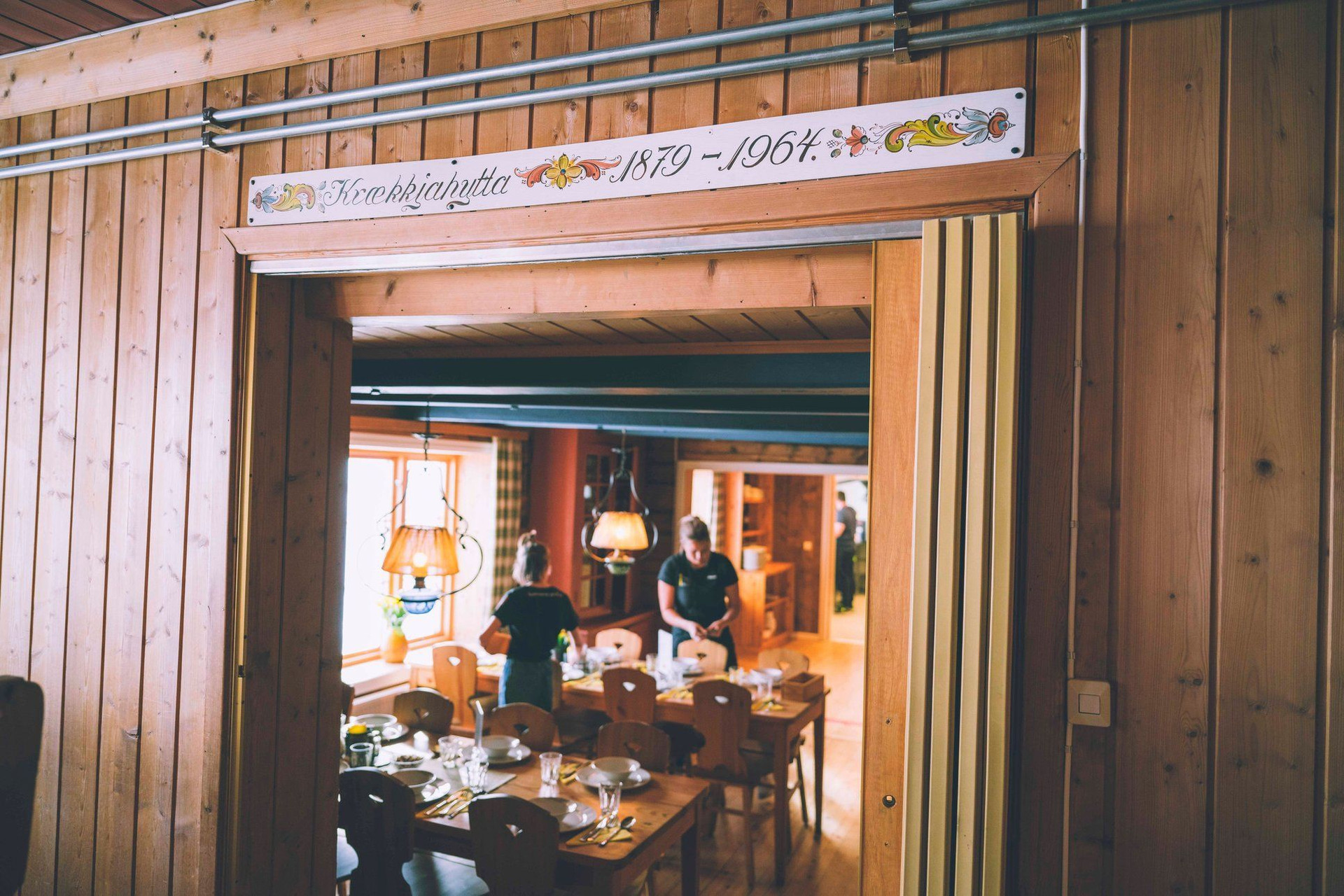 Salle à manger du refuge de montagne Krækkja - Norvège