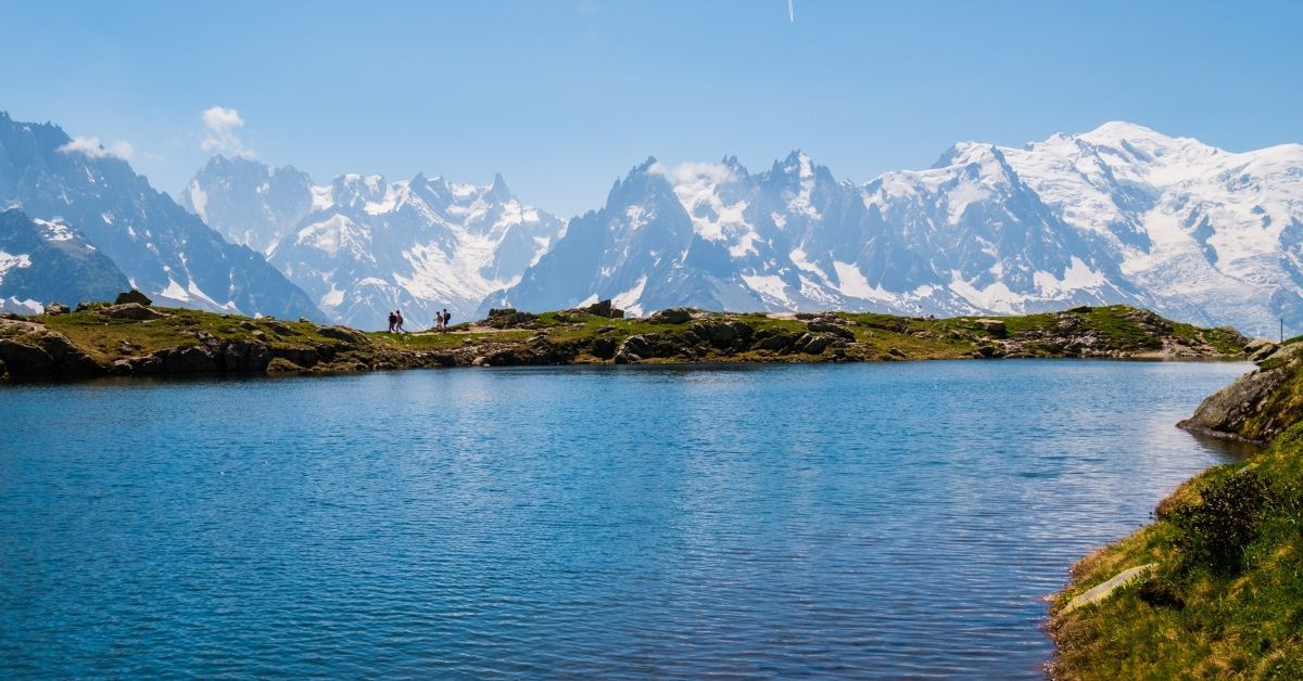 Lacs des Chéserys face au massif du Mont-Blanc - Chamonix - France
