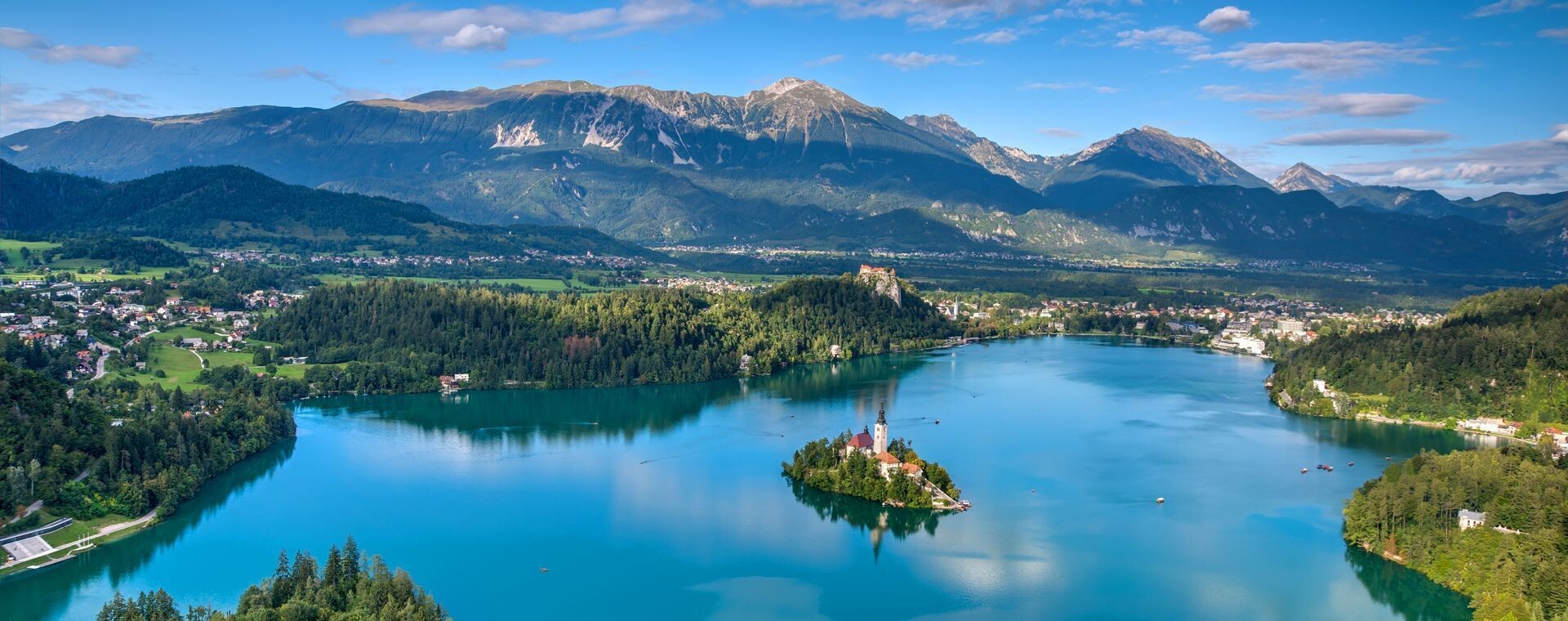 Lac de Bled et son île à l'église - Alpes juliennes - Slovénie