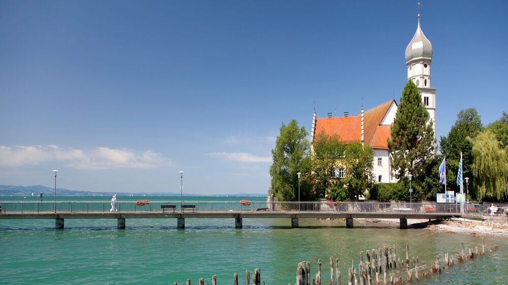 Église et ponton de Wasserburg - lac de Constance - Allemagne