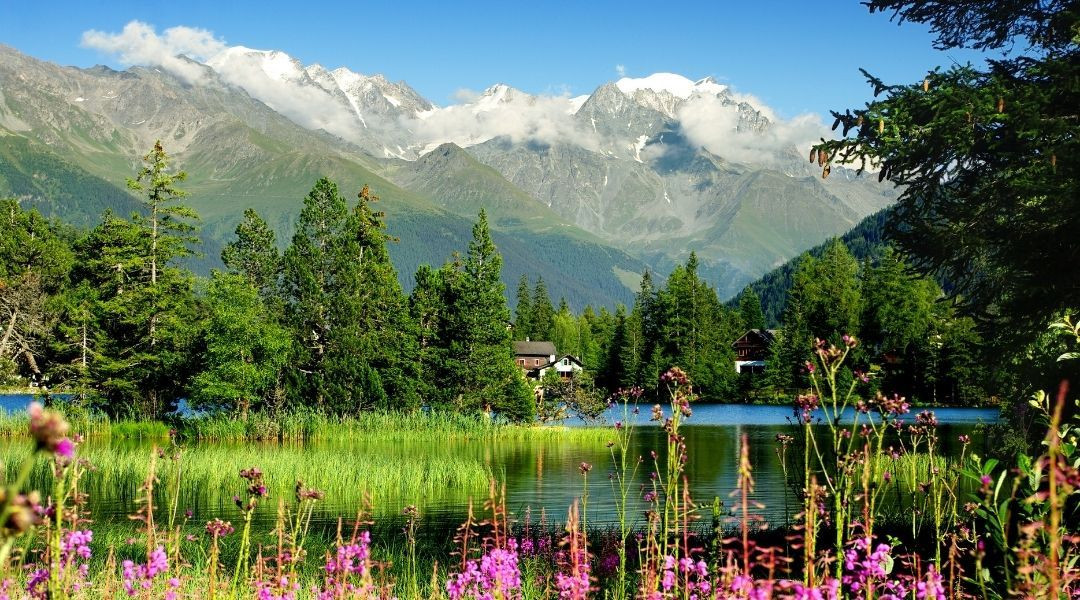 Lac de Champex et sommets enneigés - Valais - Suisse