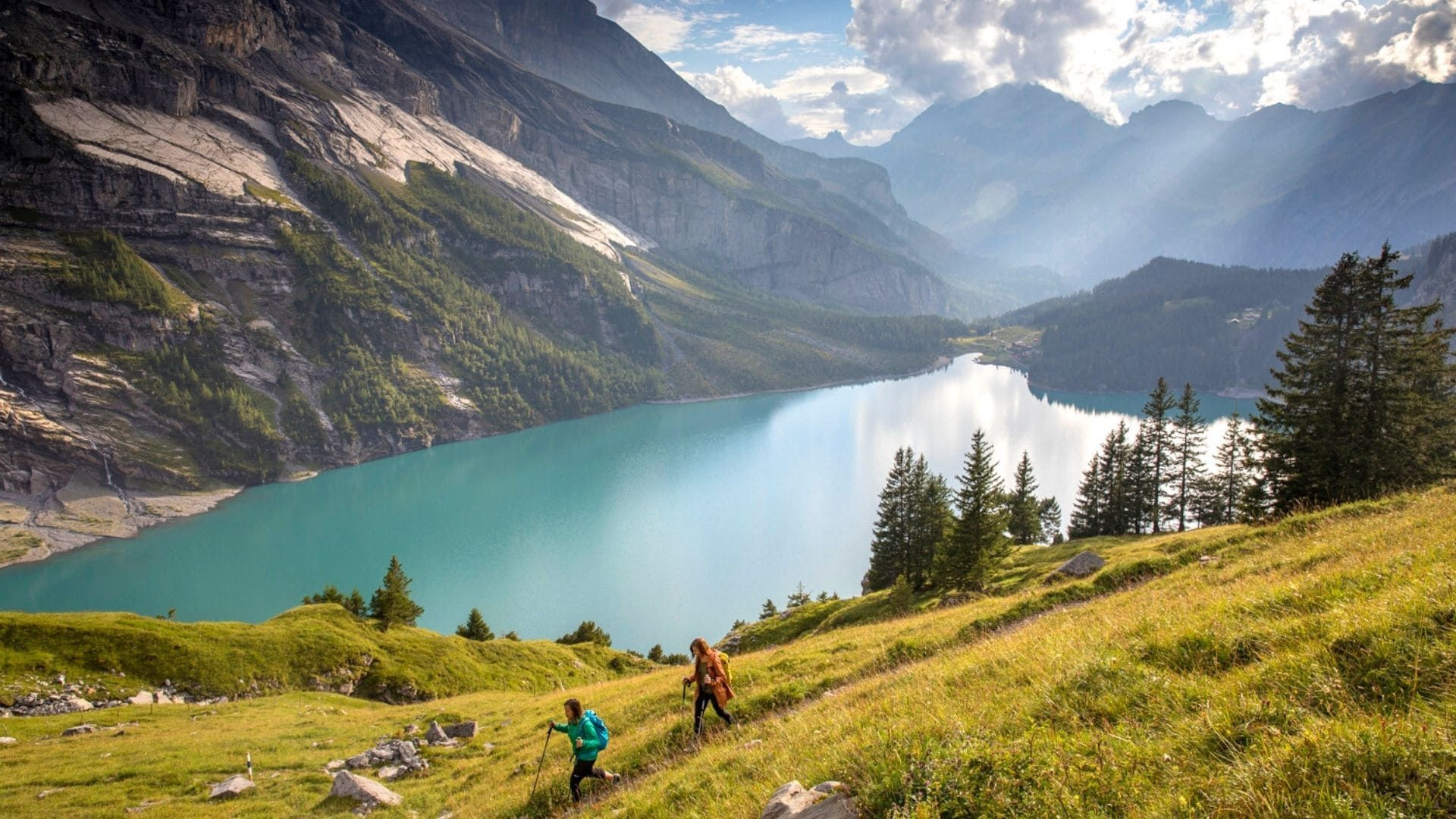 Randonnée au-dessus du lac d'Oeschinen - Kandersteg - Suisse