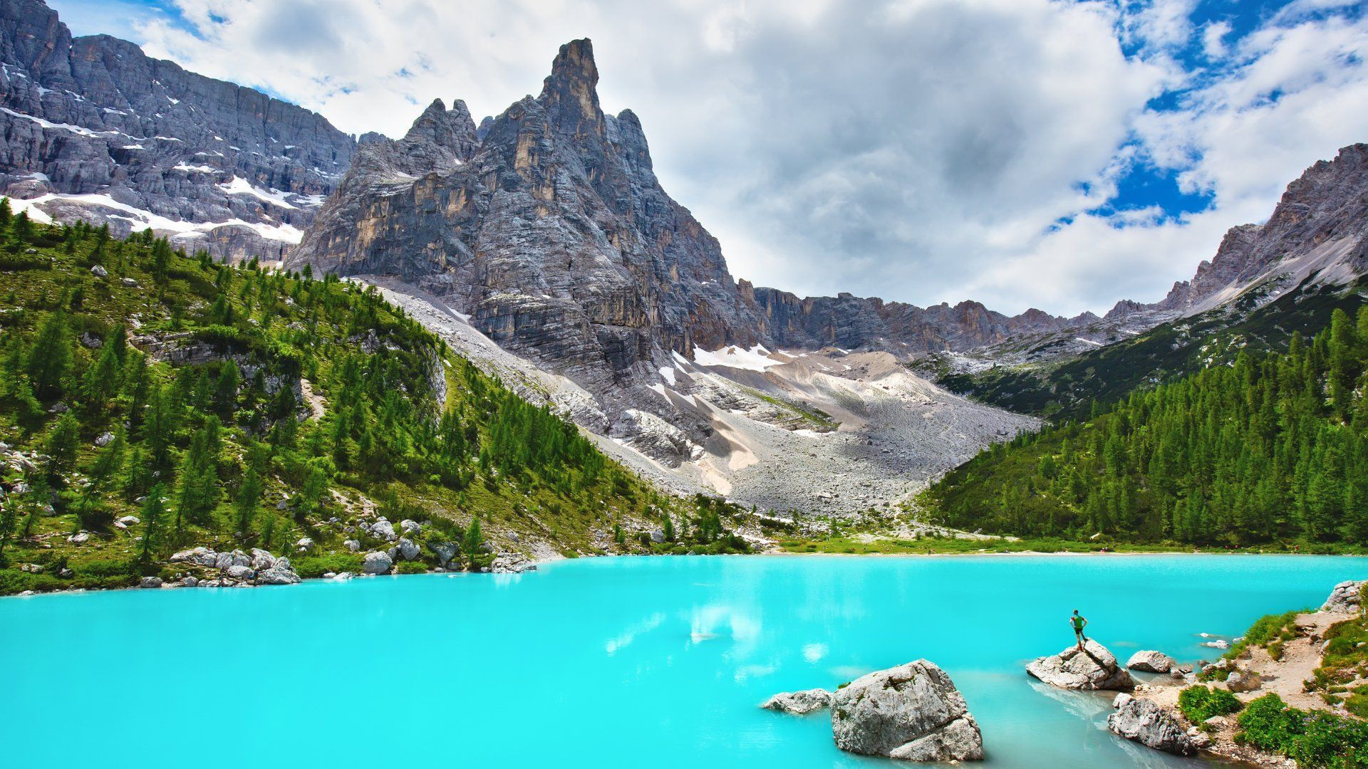 Eaux turquoise du lac de Sorapis - Dolomites - Italie