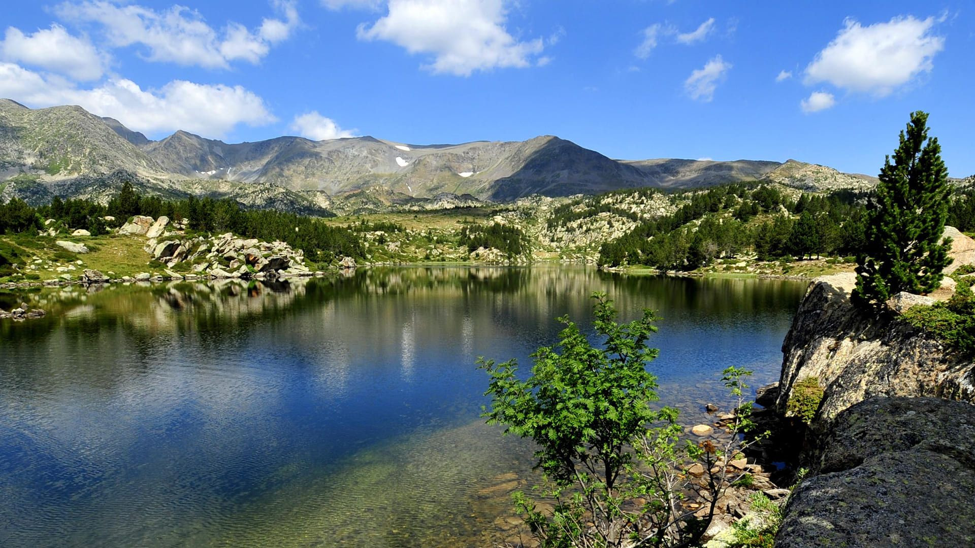 Lac de montagne - Cerdagne - Pyrénées - France