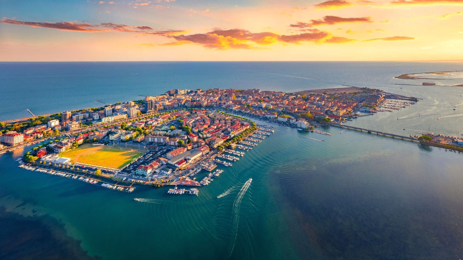 Port de Grado au coucher de soleil entre Venise et Trieste - Frioul - Italie