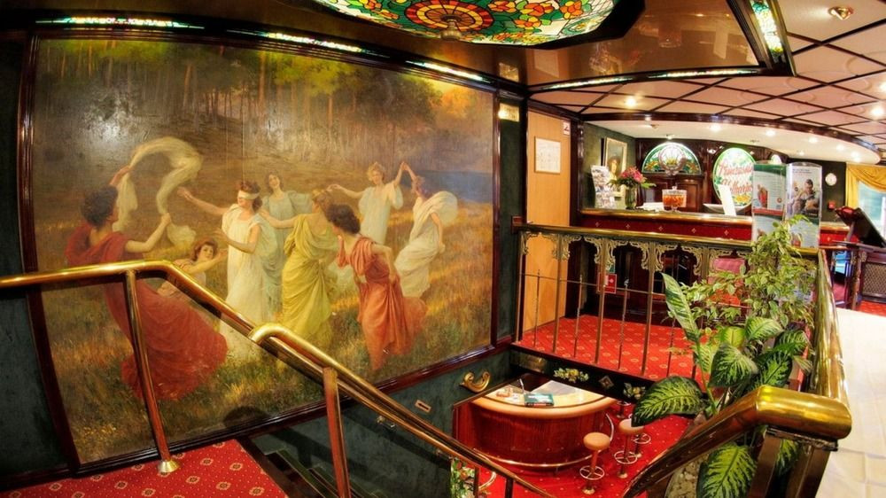 Hall et fresque Art nouveau du MS Prinzessin Katharina - Allemagne