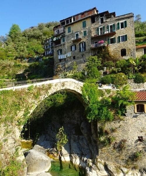 Le pont medieval de Dolceacqua - Ligurie - Italie (3)