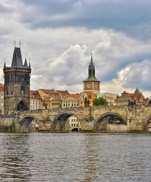 le_pont_st_charles_a_prague_c_pixabay_.jpg