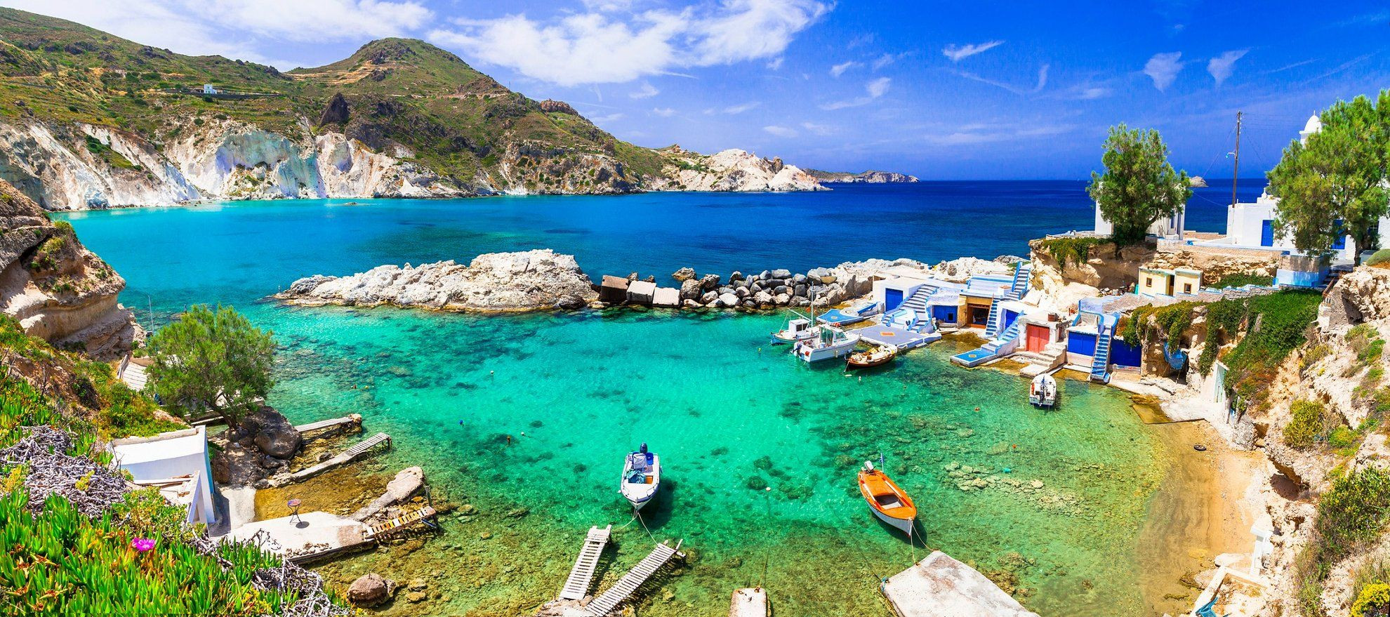 © Adobe Stock Le port de pêcheurs de Mandrakia - Milos - Grèce