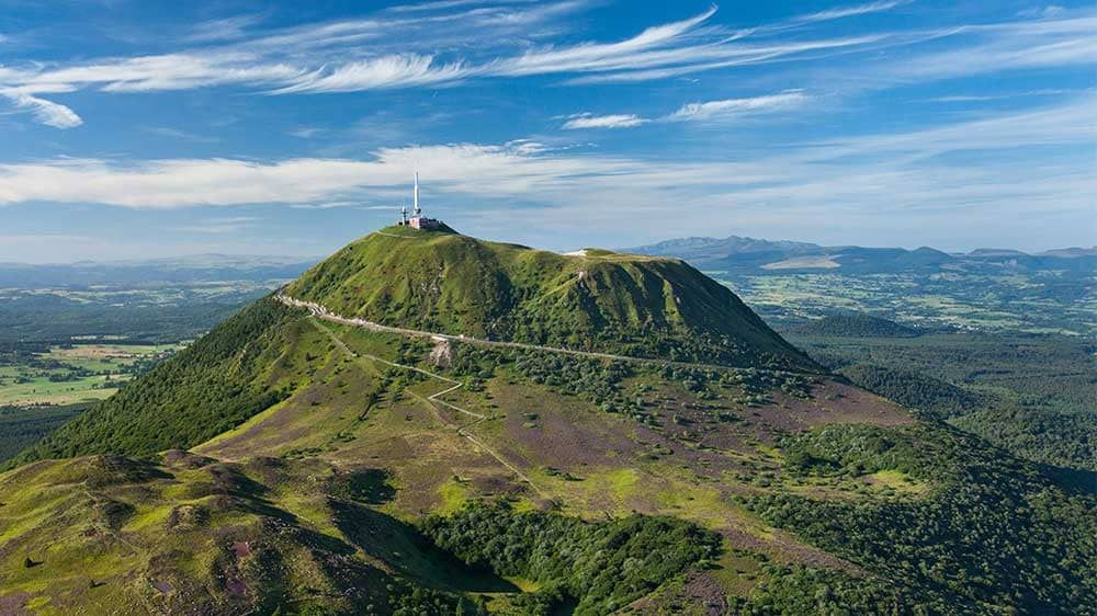 © F. Cormon Le puy de Dôme - Chaîne des Puys - Auvergne - France