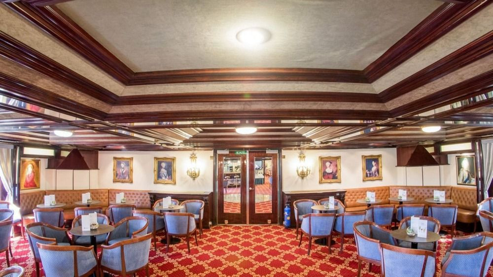 Salon-restaurant à bord d'un bateau de croisière - Allemagne