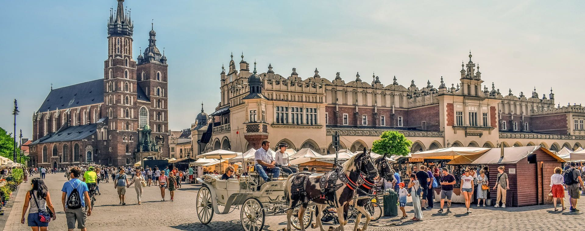 Grand-Place et basilique Sainte-Marie - Cracovie - Pologne