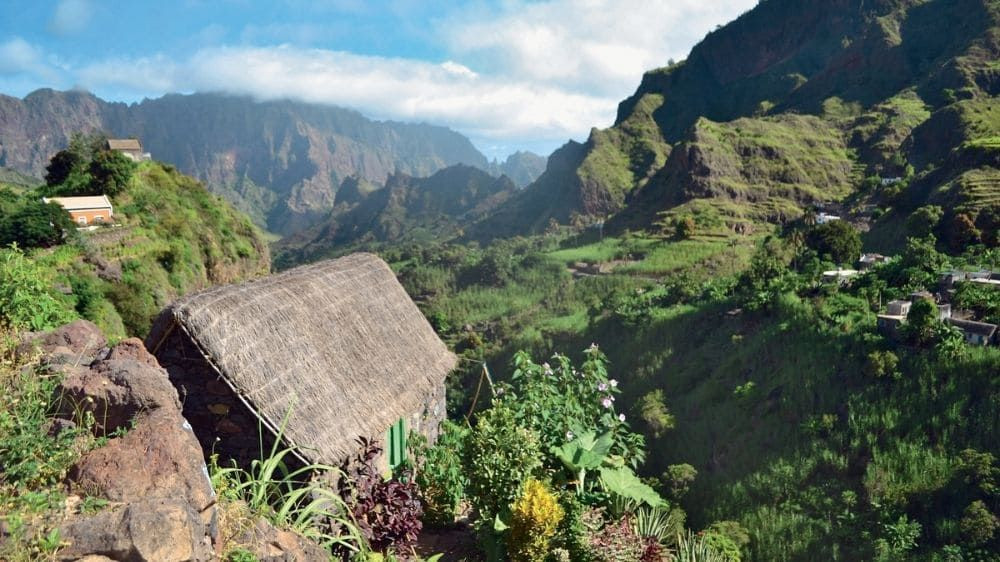 Maison traditionnelle au toit de chaume - Santo Antão - Cap-Vert