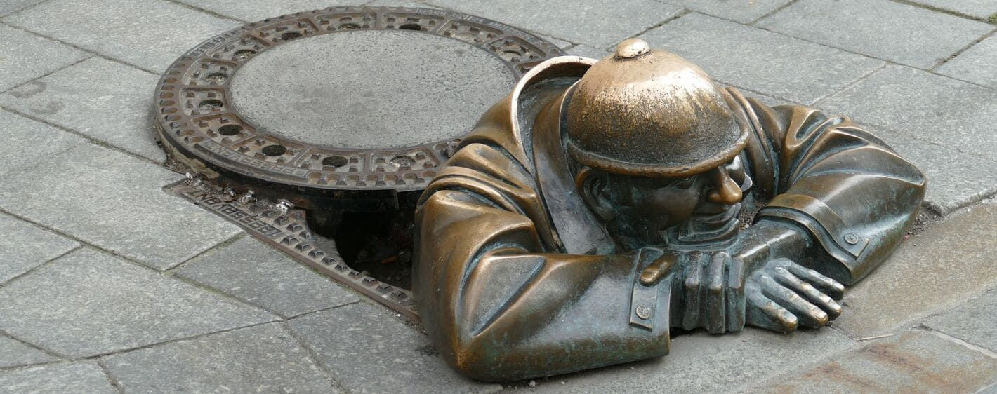 Statue en bronze Čumil, l'homme au travail - Bratislava - Slovaquie