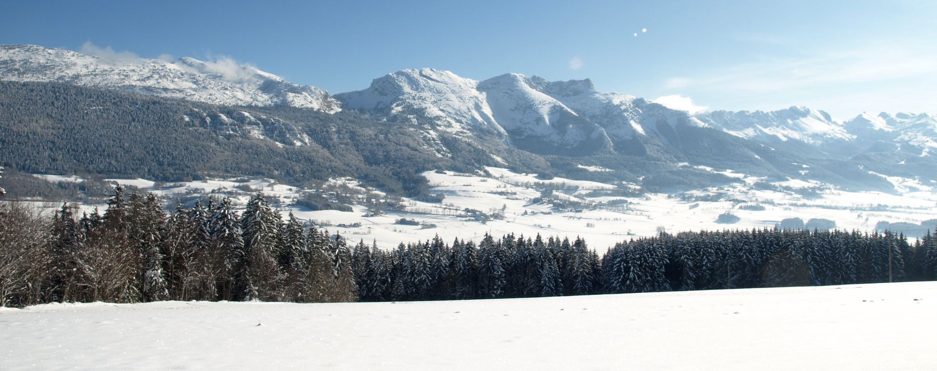 Massif du Vercors enneigé depuis le hameau de la Cordelière - Vercors - France