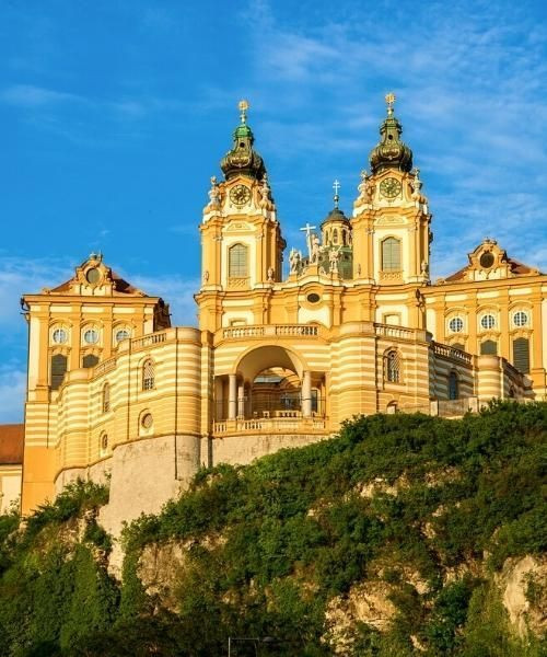 Abbaye baroque de Melk surplombant le Danube - Autriche