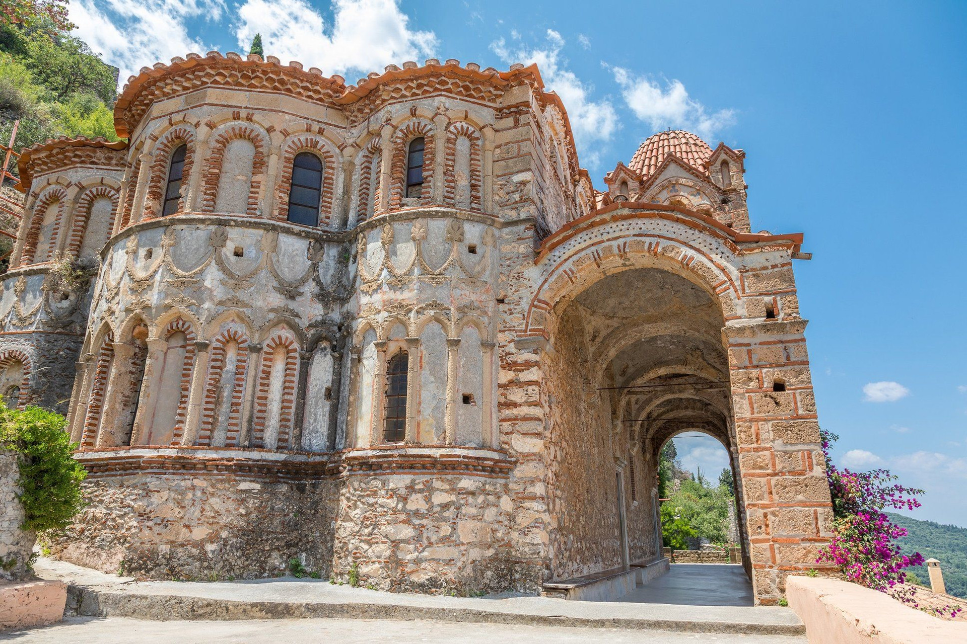 Monastere De La Pantanassa A Mystra C Adobe Stock - Grèce