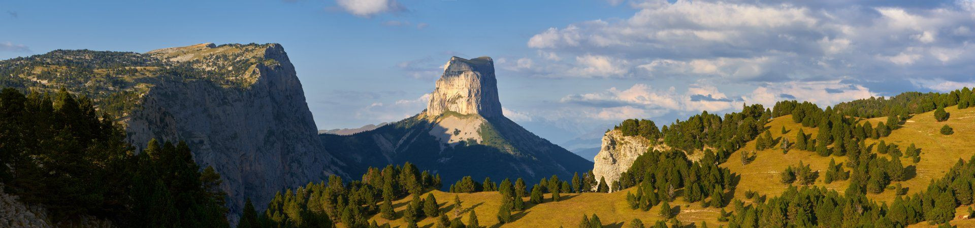 Mont Aiguille et plateau du Vercors - Alpes françaises - France