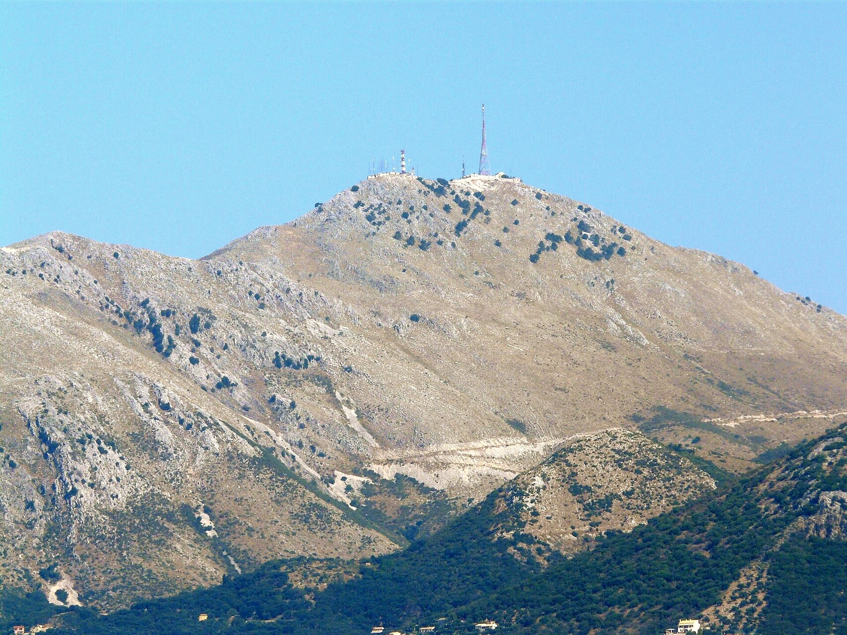 © Piotrus, Wikimedia Commons (CC BY-SA 3.0) The summit of Pantokrator in northern Corfu, Greece