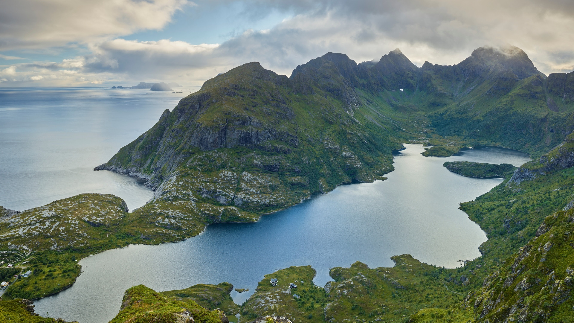 norlp0003-norway-lofoten-tindstinden
