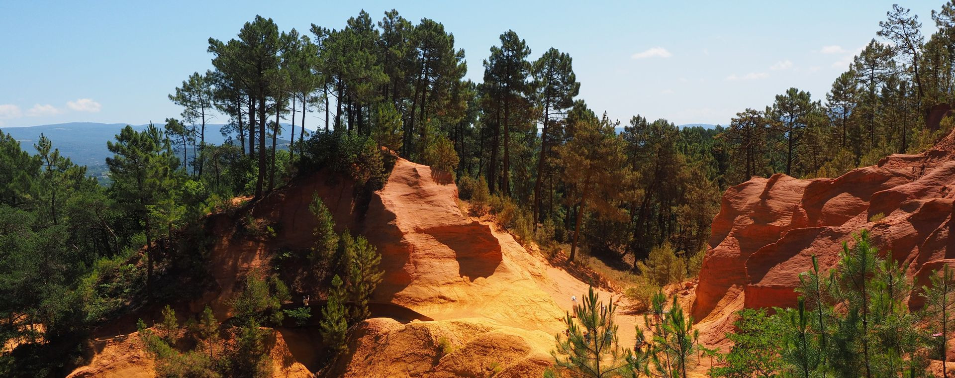 Falaises d'ocre rouge - Roussillon - Provence - France