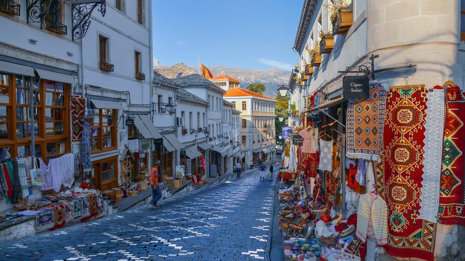 Ruelle pavée du vieux bazar - Gjirokastër - Albanie