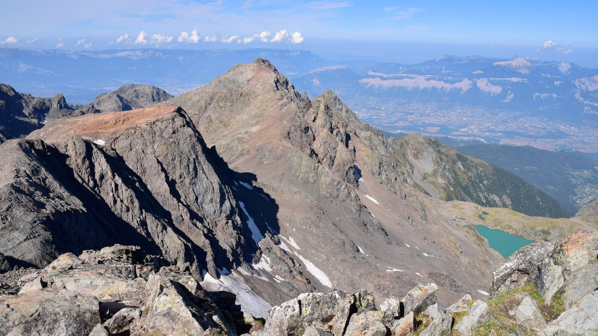 © Alexis Borg, Adobe Stock Panorama sur les crêtes depuis la Croix de Belledonne - Alpes - France