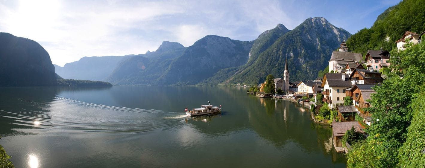 Panorama du village et du lac de Hallstatt - Salzkammergut - Autriche