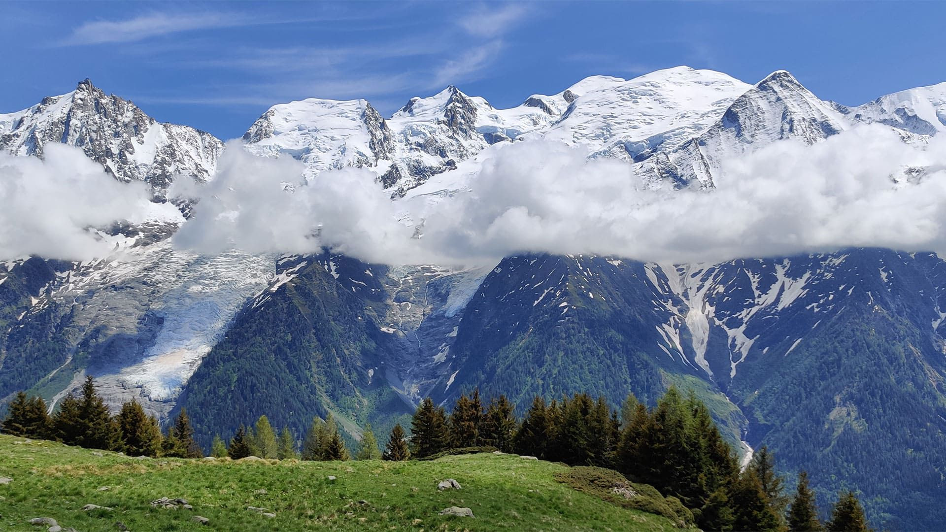Panorama sur le massif du Mont-Blanc - Haute-Savoie - France