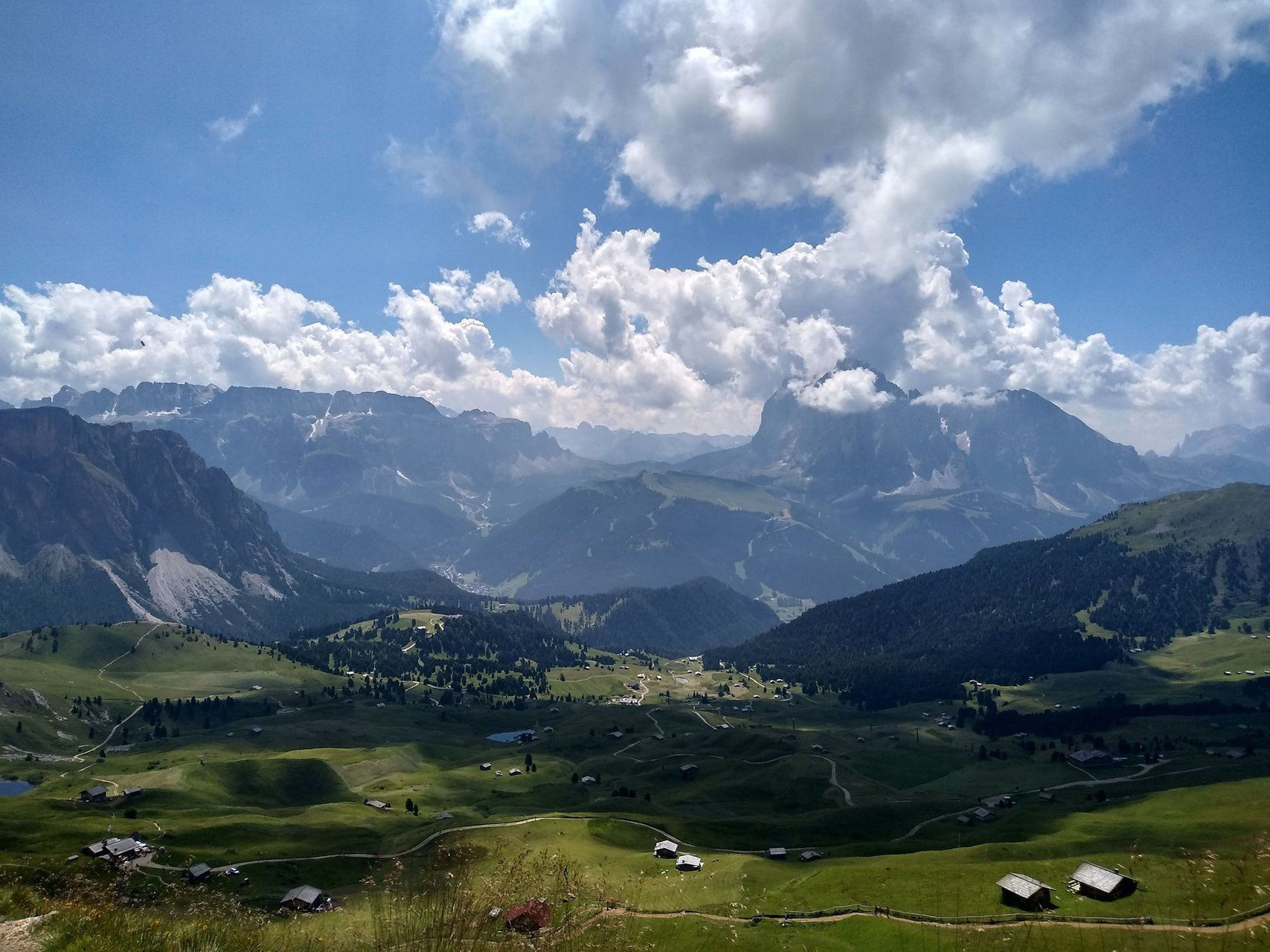 Panorama sur les Dolomites depuis le Seceda - Val Gardena - Italie