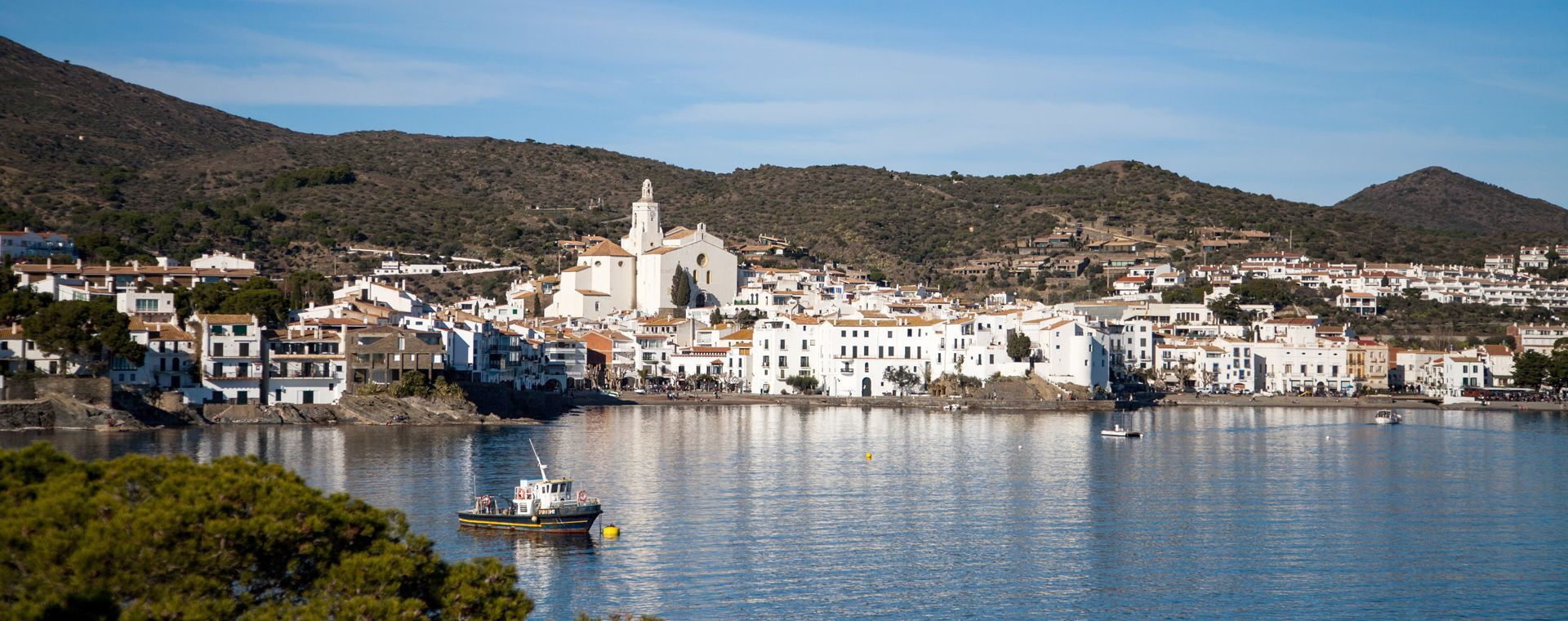 Panorama sur le village côtier de Cadaqués - Catalogne - Espagne