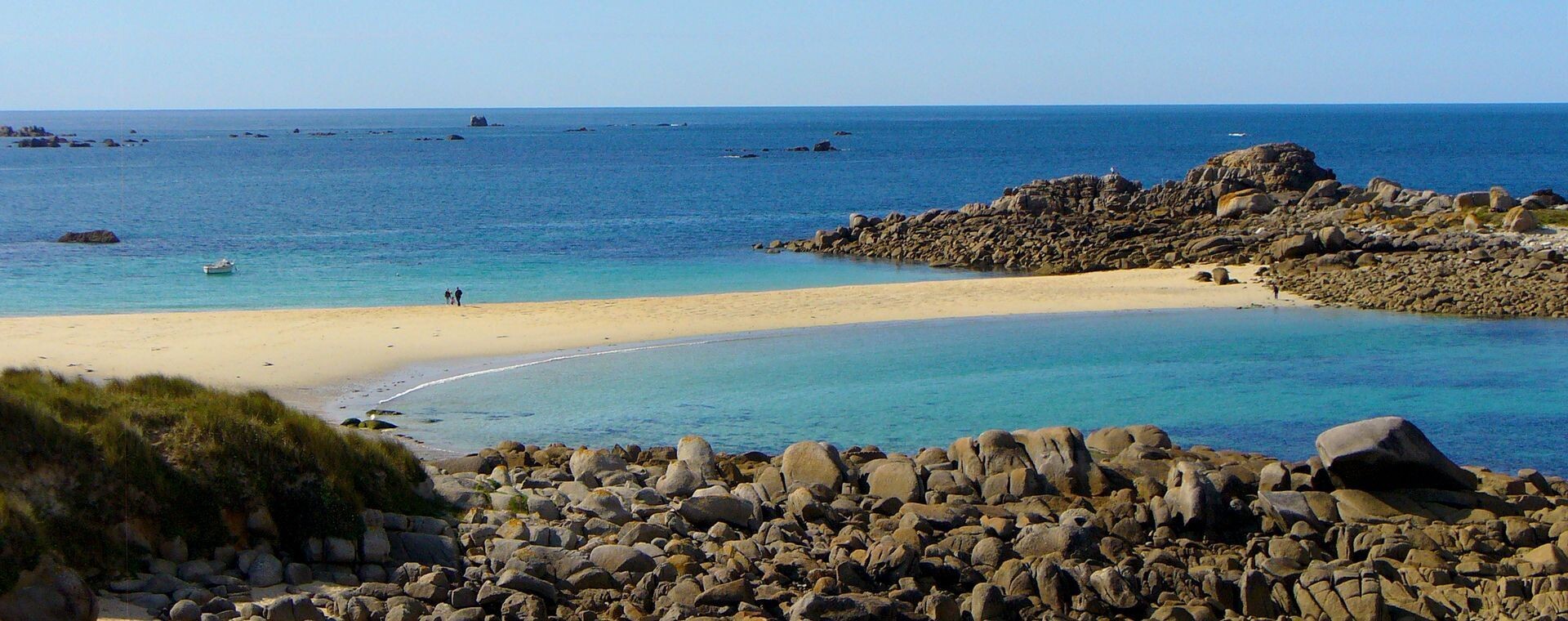 Plage et rochers de granit rose de Santec - Finistère - Bretagne - France