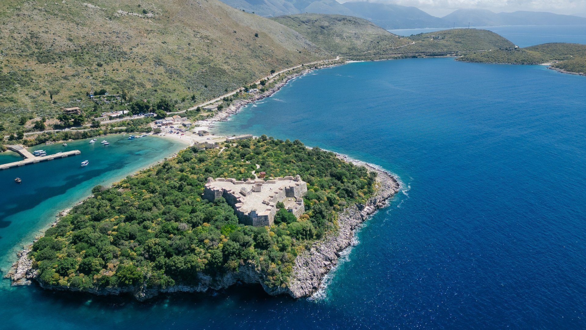 Château et baie de Porto Palermo - Riviera albanaise - Albanie