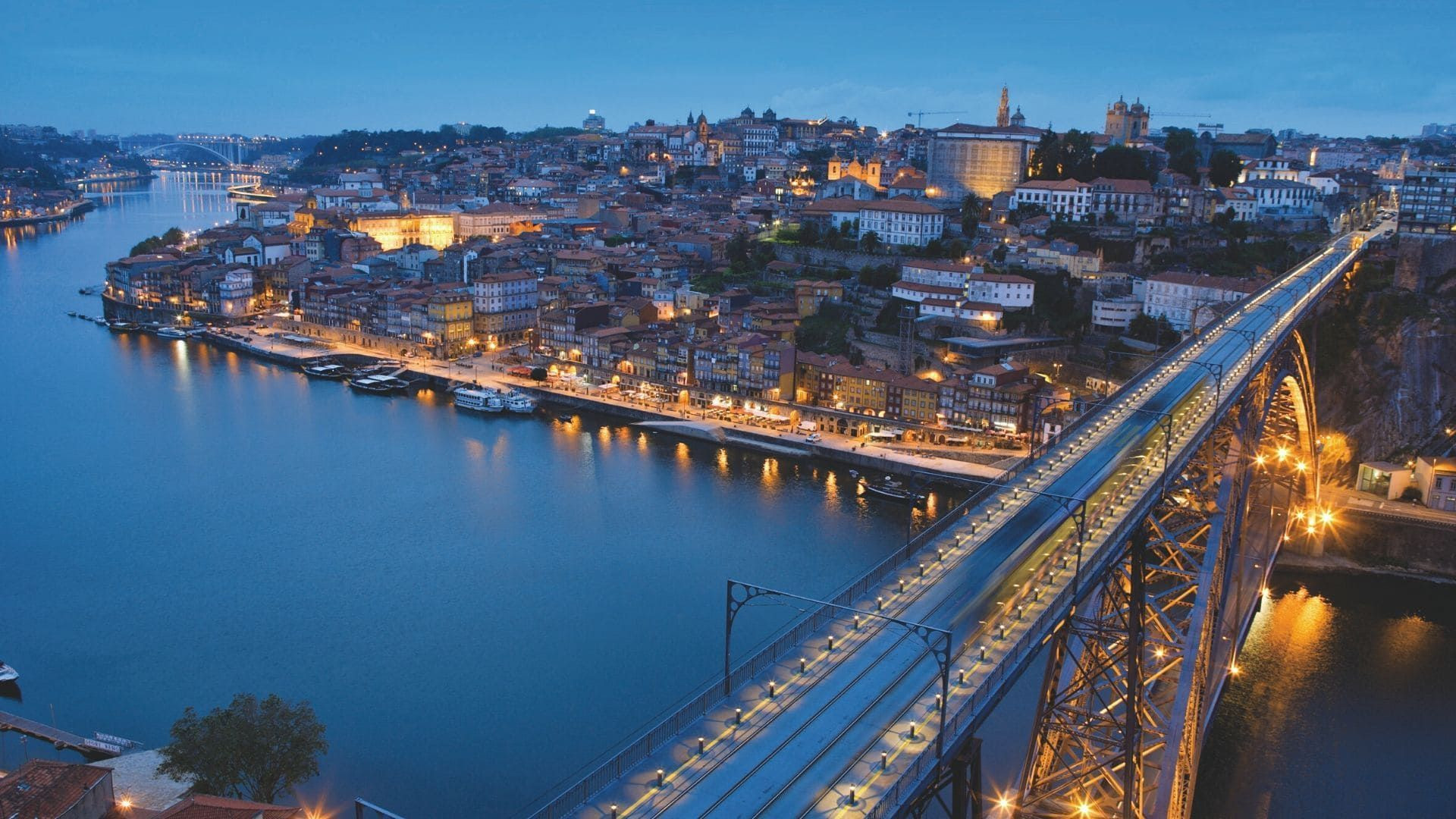 Pont Dom-Luís et vieille ville au crépuscule - Porto - Portugal