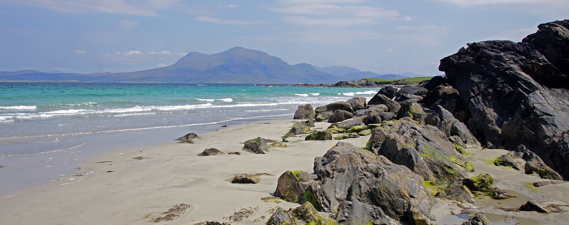 Plage de Renvyle et ses rochers à marée basse - Connemara - Irlande