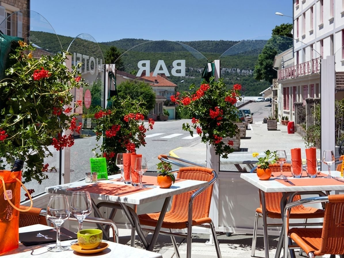 The restaurant at Hôtel des Sports in La Chapelle-en-Vercors