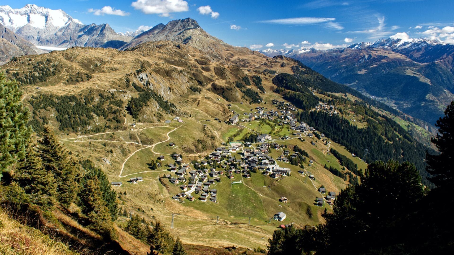 Village de plateau de Riederalp vu d'en haut - Valais - Suisse