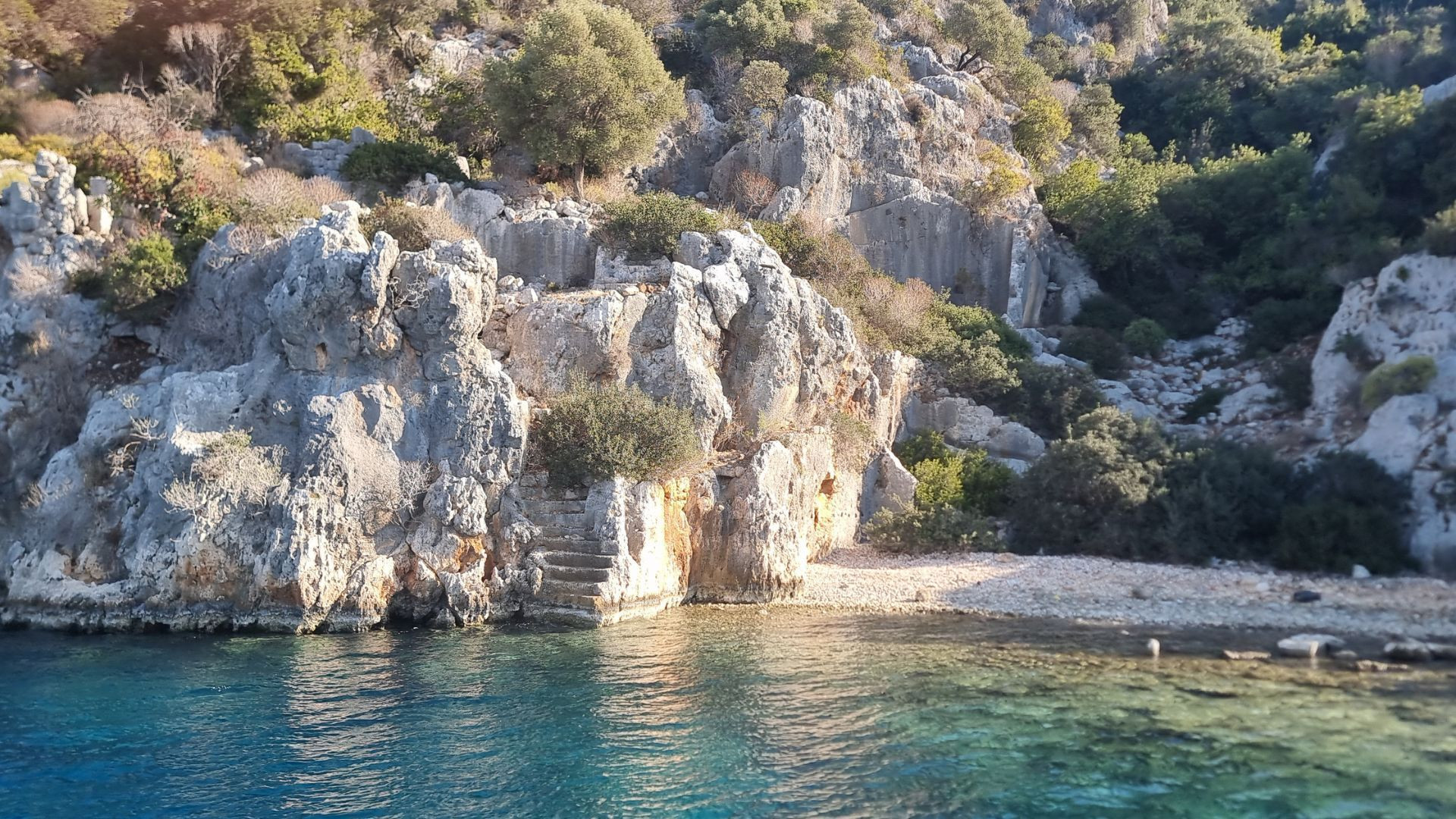 Crique rocheuse sur la Côte lycienne - Turquie