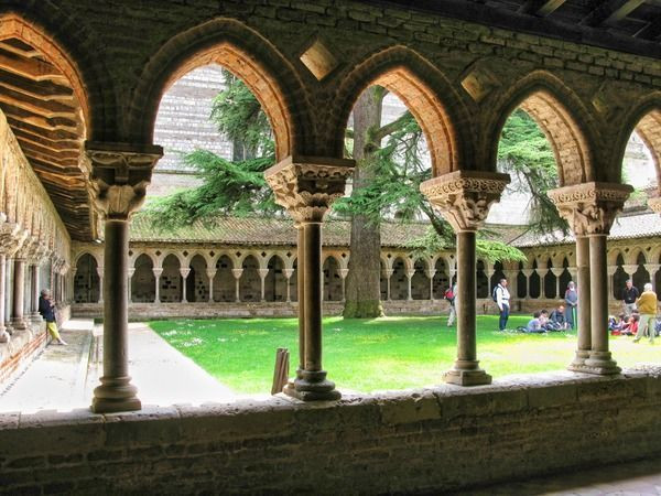 Cloître roman de l'abbaye de Moissac - France