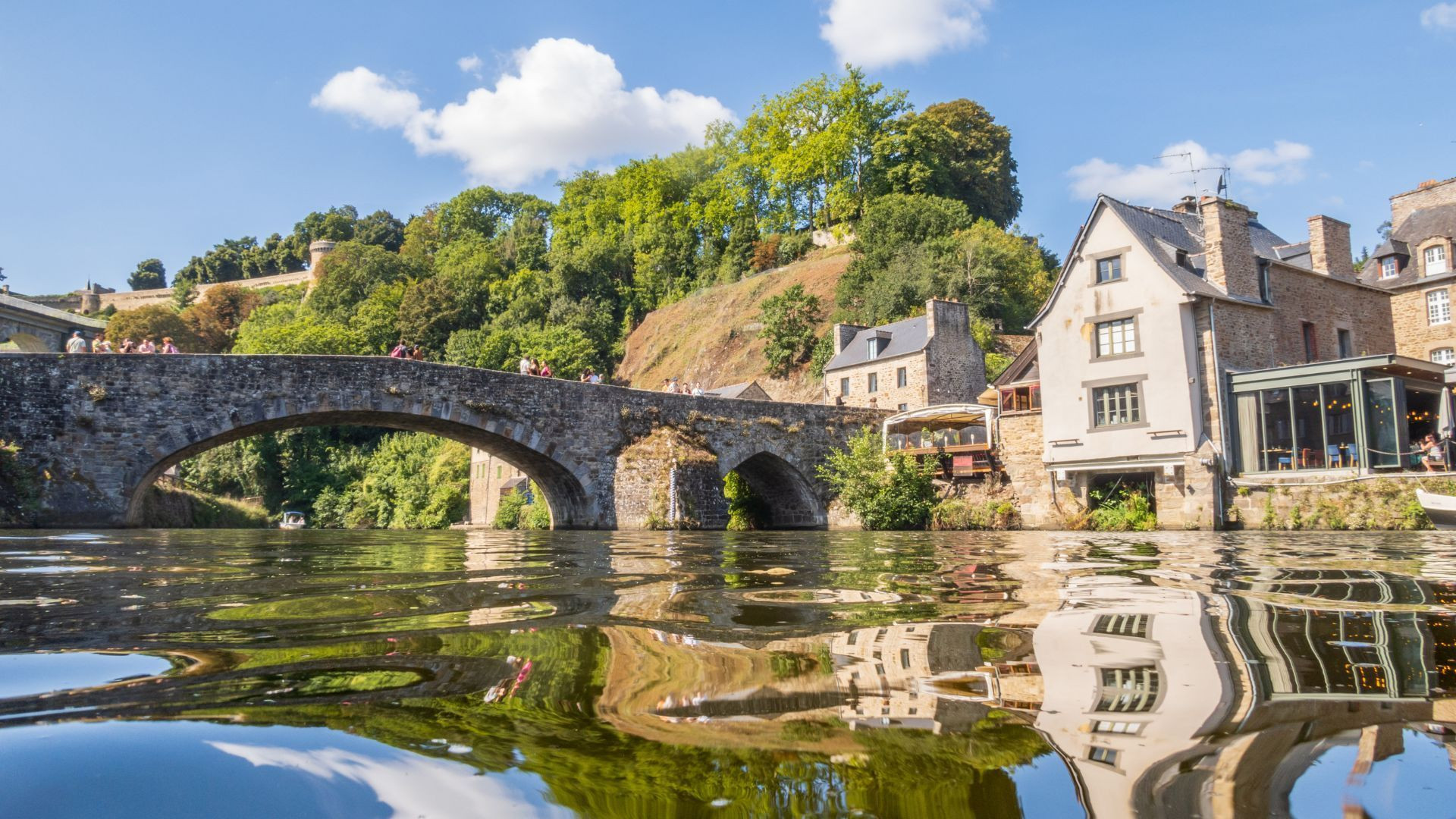 Vieux pont enjambant la Rance - Dinan - Bretagne