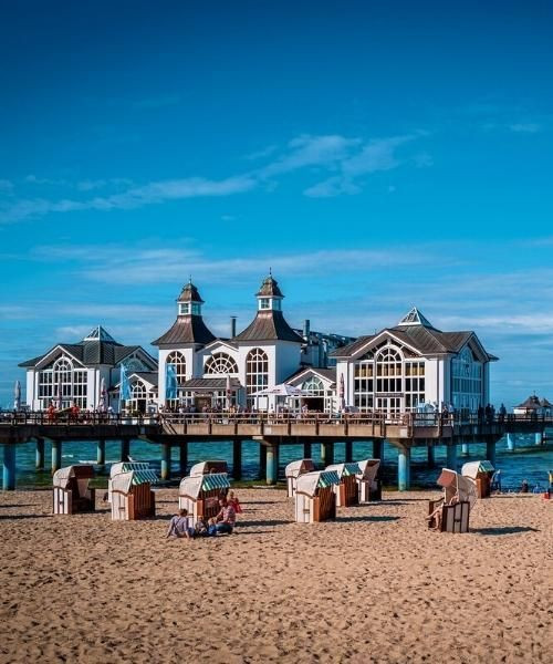 Jetée de Sellin et corbeilles de plage - Île de Rügen - Allemagne